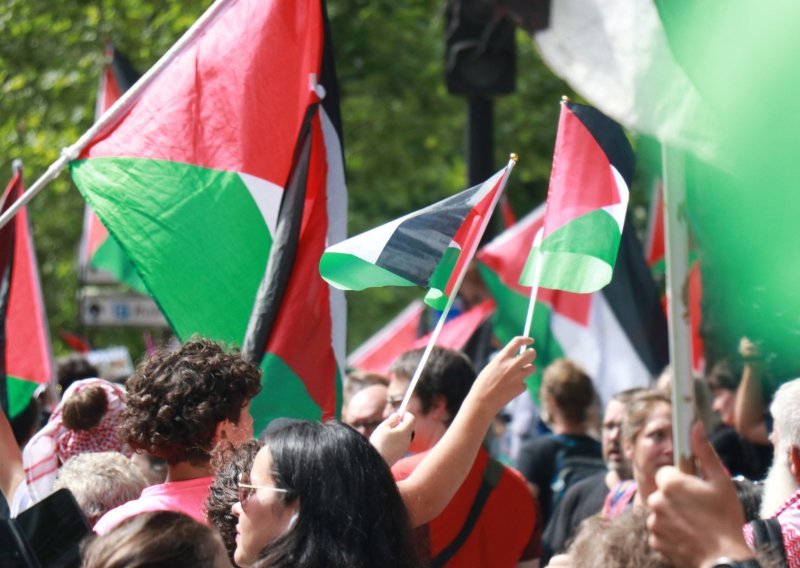 SAD uveo sankcije dužnosnicima Palestinske samouprave i PLO-a