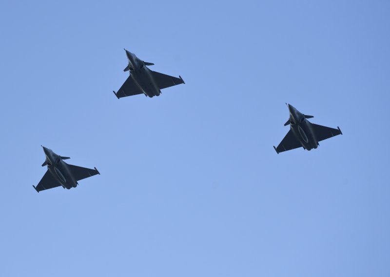 Rafalei oduševili na mimohodu, evo kakvi su to avioni