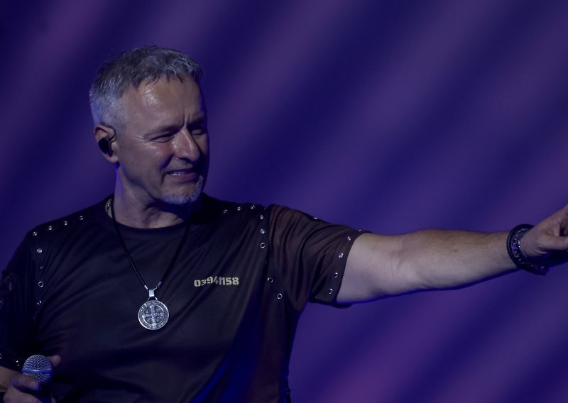 Evo kakvu je poruku Thompson poslao na dan mimohoda