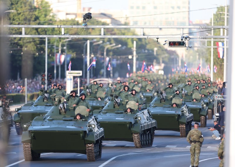 FOTO Pogledajte kako izgledaju ceste nakon prolaska tenkova