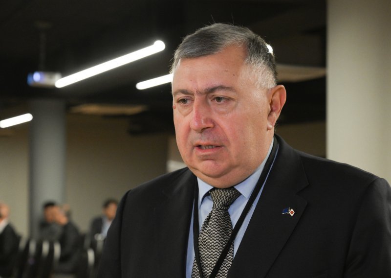Tadić o mimohodu: Bilo je impresivno, ali u dvije stvari moramo više ulagati