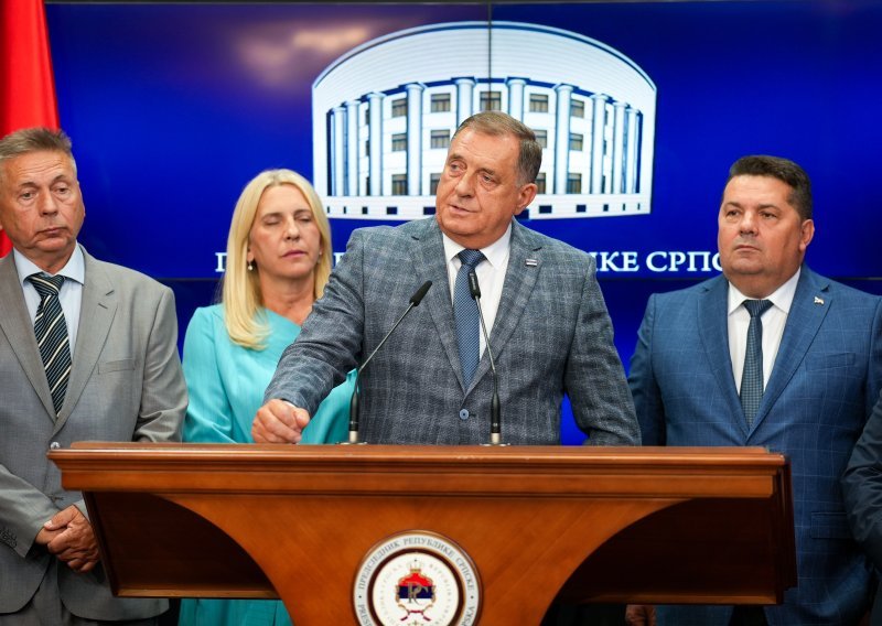 Dodik se ne namjerava povući, podržava ga Orban koji presudu smatra političkom