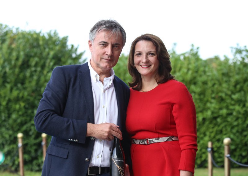 Svi znaju da sin pjeva uz Miroslava Škoru, a samozatajnu kći rijetko viđamo