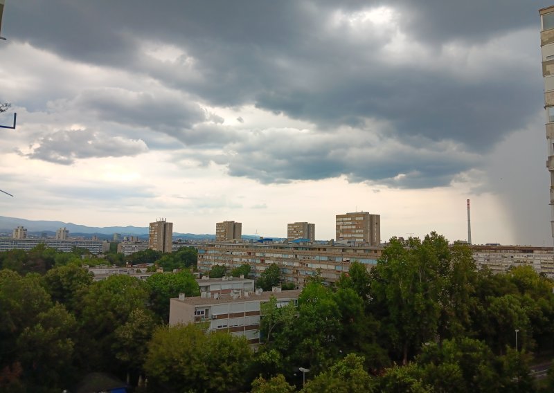 VIDEO Stigla drastična promjena vremena, snažan pljusak sručio se nad Zagrebom