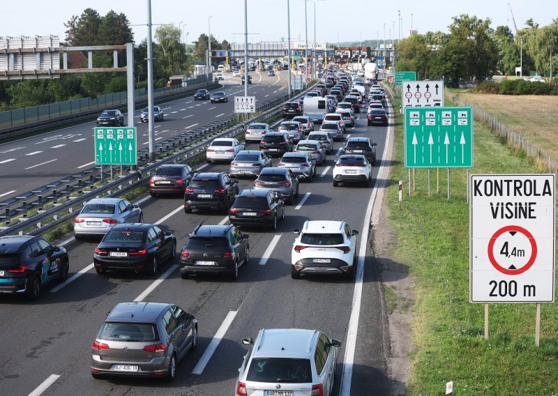 Gužve na cestama uoči Velike Gospe, HAK izdao preporuke vozačima