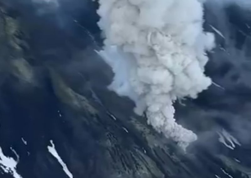 Potres na Kamčatki možda uzrokovao prvu erupciju ovog vulkana nakon 600 godina