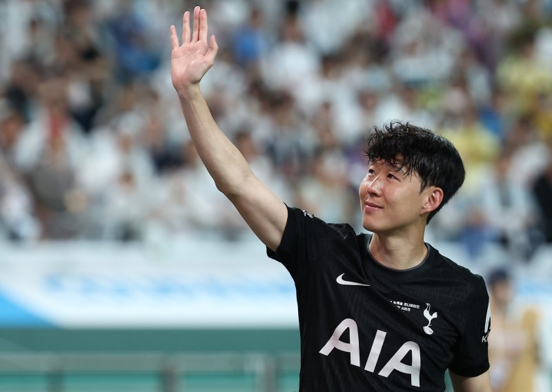 Pogledajte emotivan oproštaj legende Tottenhama i Premier lige