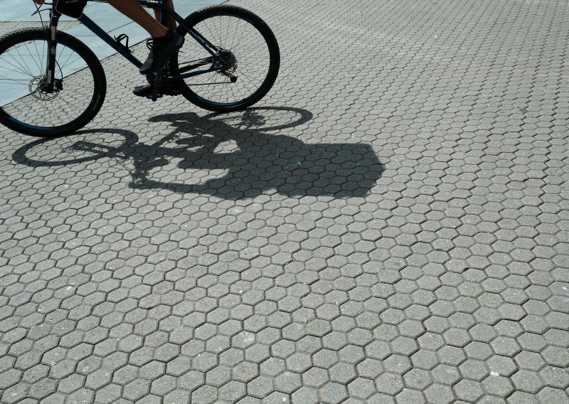 Biciklom naletio na petogodišnjaka i teško ga ozlijedio