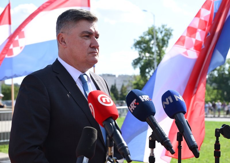 Milanović odlikovao i promaknuo 297 pripadnika Oružanih snaga RH