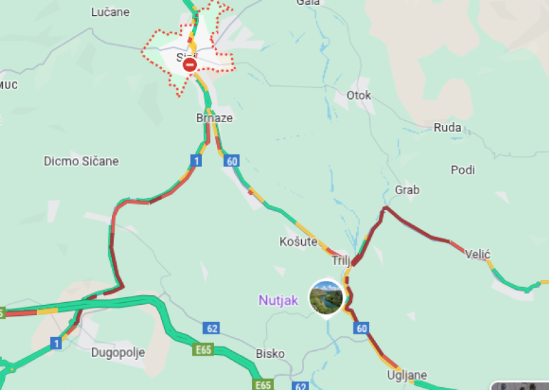 Promet prema Sinju iz dva pravca se crveni. Kolone iz minute u minutu sve duže