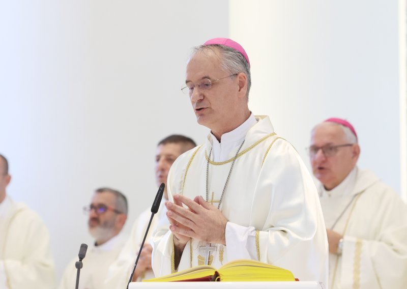 Kutleša u Kninu: Bez Boga, zastava je samo komad tkanine