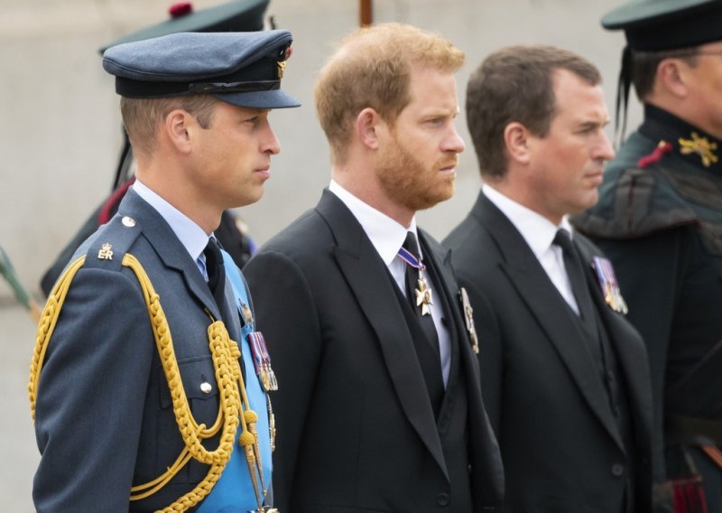 Ni Kate Middleton, ni kralj Charles: Samo on može prekinuti 'rat' princa Williama i Harryja