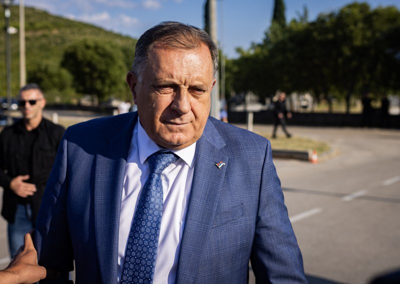 Službeno je: Dodiku oduzet mandat predsjednika Republike Srpske