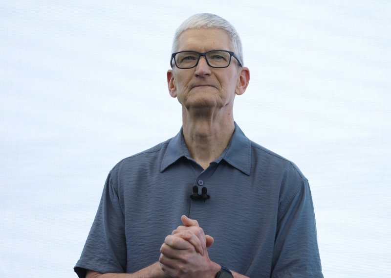Tim Cook: 'Ova transformacija velika je kao internet, možda i veća. Apple to mora napraviti'