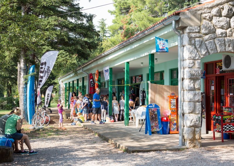 Jeftini smještaj na Jadranu ipak postoji: Ovdje puni pansion košta manje od 50 eura