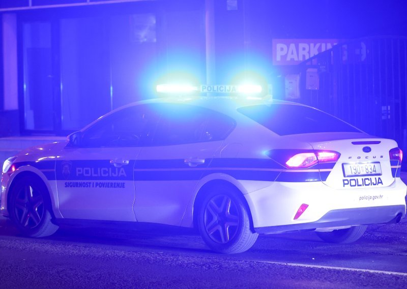 Masovna tučnjava na ulazu u Medulin, sudjelovala i djeca, policija blokirala područje