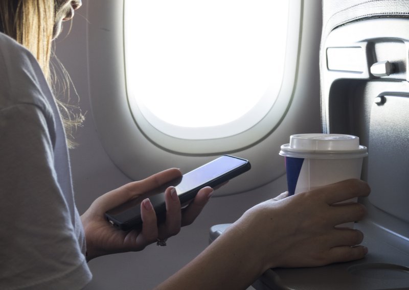 Otkriven 'pravi' razlog zašto telefon tijekom leta mora biti u zrakoplovnom načinu rada