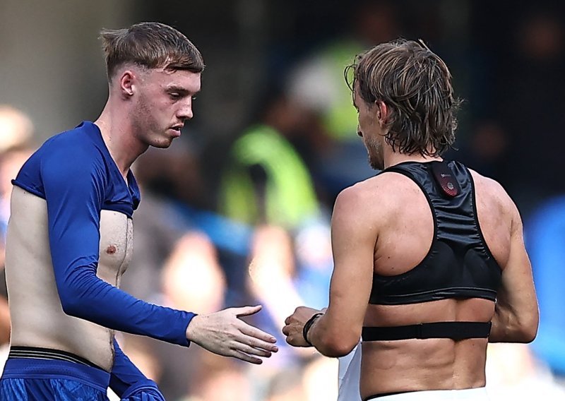 Evo kome je Modrić poklonio dres u kojem je debitirao za Milan