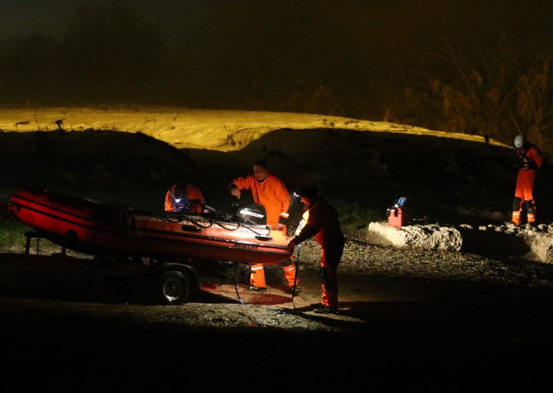 Velika potraga u Međimurju: Pet osoba skočilo s mosta, jedna nije isplivala