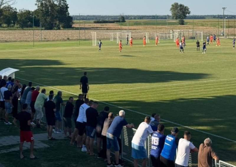 Navijač prekinuo utakmicu u Hrvatskoj i krenuo daviti suca