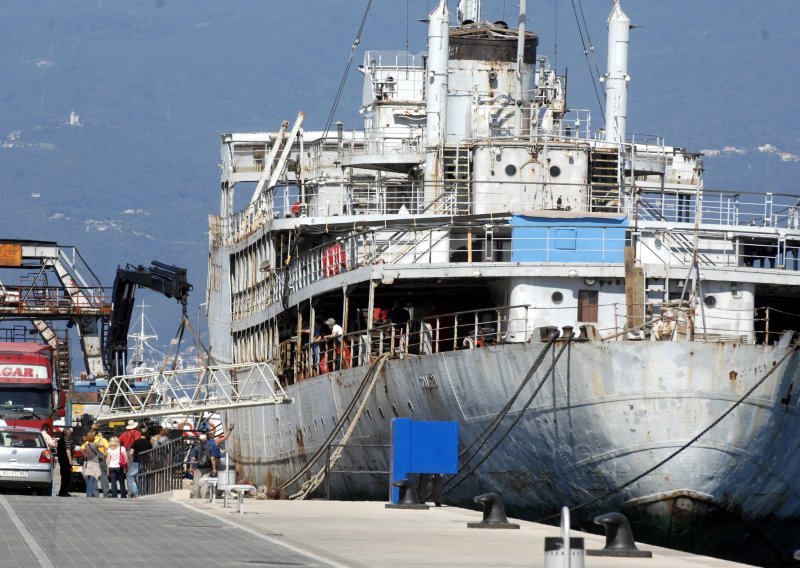 Ministarstvo: Azbest s Galeba završio je u Zadru i Gospiću