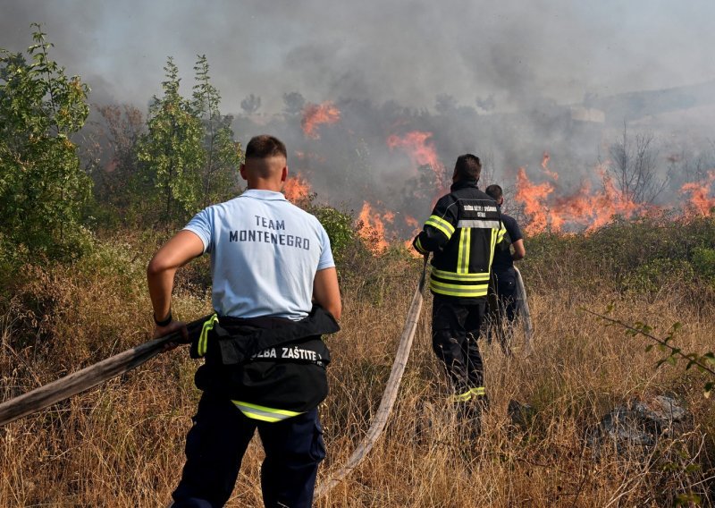 Crna Gora u vatrenom obruču: U pomoć stiže NATO, ali i kanader iz Hrvatske
