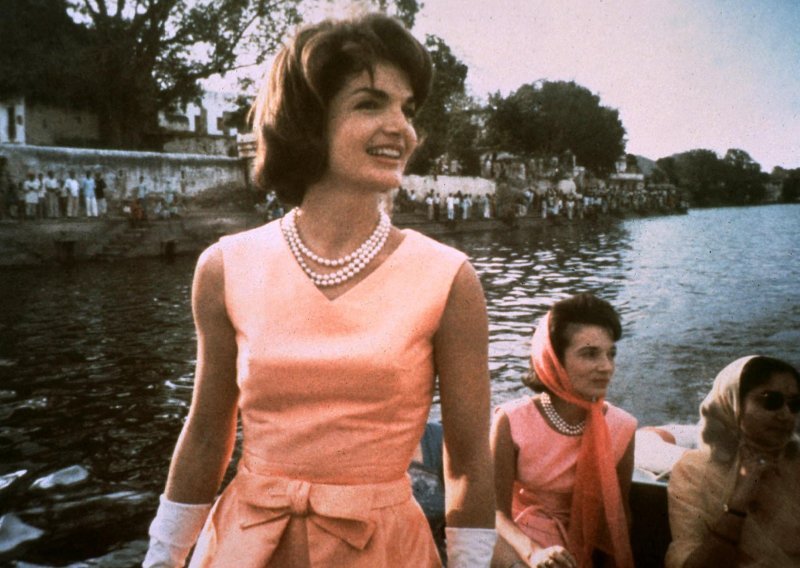 Stil Jackie Kennedy vječna je inspiracija, a ovo su njezini ključni komadi