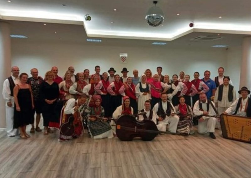 Škola folklora u Zadru okupila 105 polaznika iz Europe, Amerike i Australije