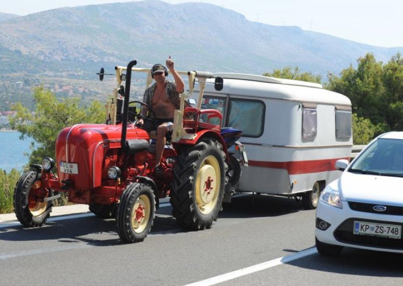 Wolfgang Porscheovim traktorom 30 na sat obilazi Jadran