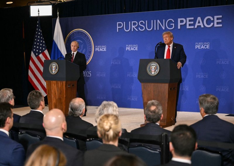 Putin: Dogovorili smo se. Trump: Moram zvati NATO i Zelenskog. Putin: Vidimo se u Moskvi