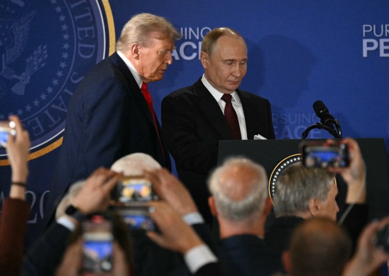Putin kaže da je s Trumpom razgovarao o mogućnosti 'poštenog' završetka rata u Ukrajini