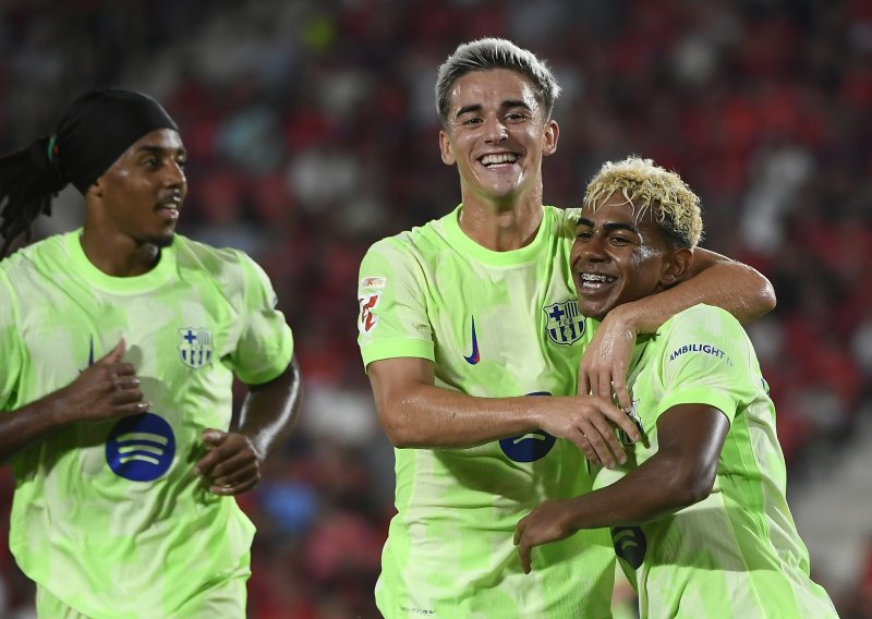 Pogledajte još jedan čudesni gol Yamala. Golman nije imao nikakve šanse