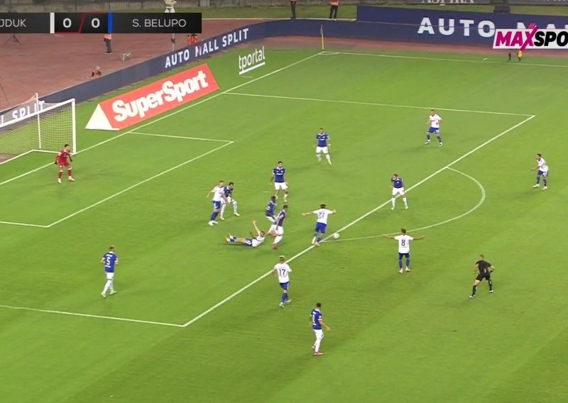 Pogledajte zašto su igrači Hajduka tražili penal; VAR se nije oglasio