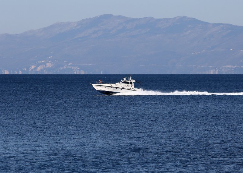 Sudarile se brodice kod Rovinja; svi putnici s jednog plovila pali u more