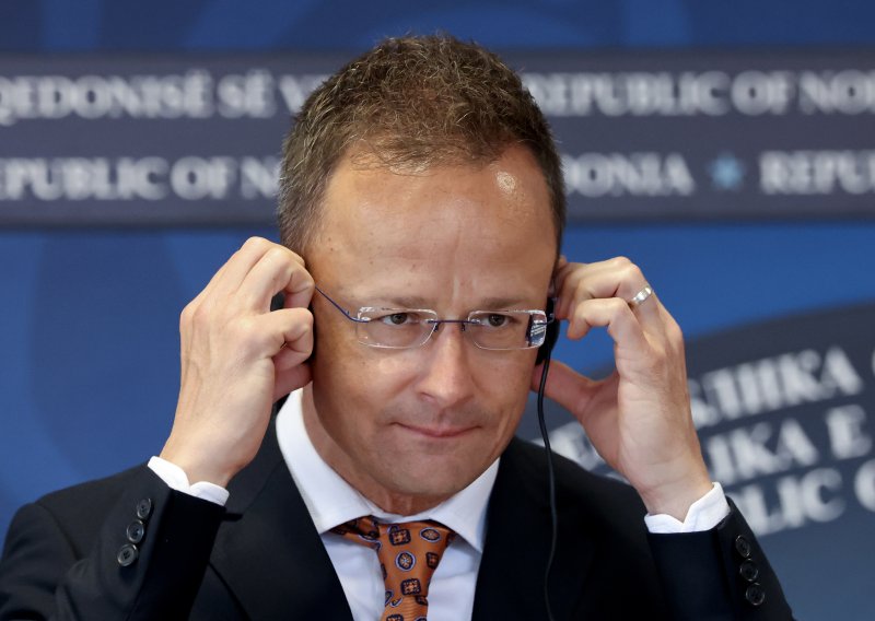 Mađarski šef diplomacije: Obustavljen nam je dovod ruske nafte zbog ukrajinskog napada