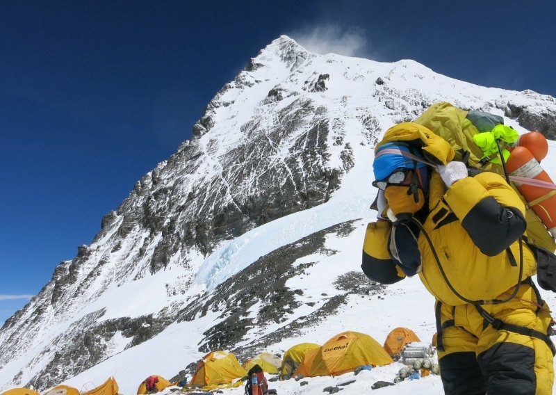 Everest je prebukiran, Nepal kreće u obračun s masovnim usponima
