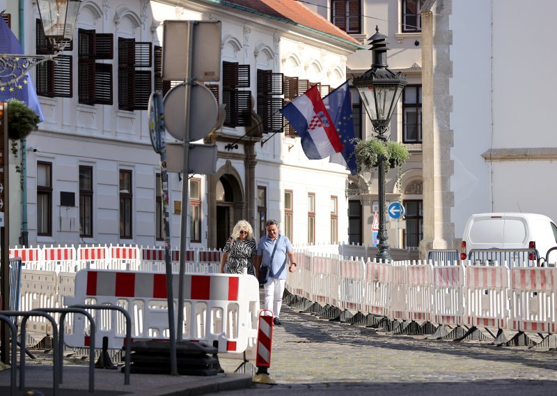 FOTO Nakon pet godina Zagrepčani se ponovno mogu šetati Markovim trgom