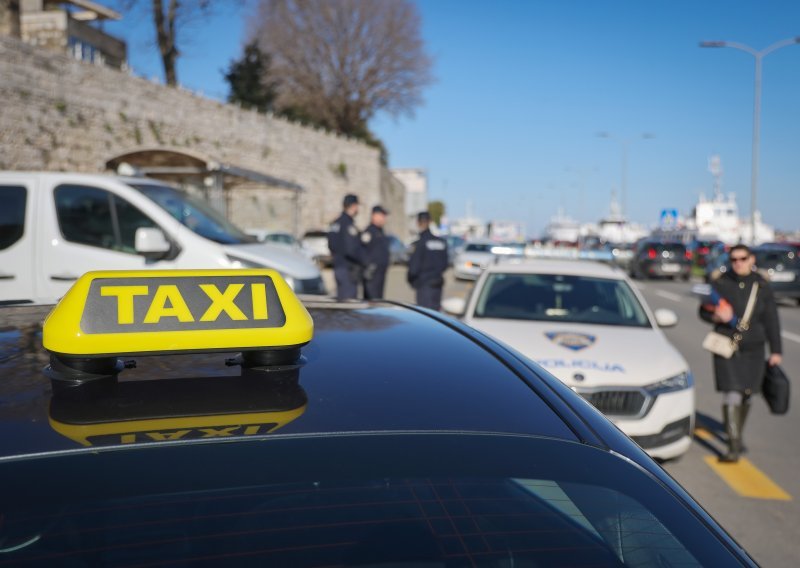 Taksist u Zadru naplatio vožnju 150 eura više od dogovorenog pa završio u pritvoru