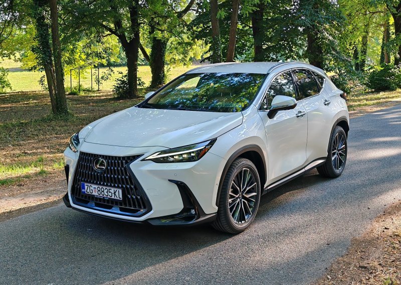 Vozili smo Lexus NX 450h+ PHEV AWD E-CVT: Top razina premium crossovera s plug-in hibridnim pogonom