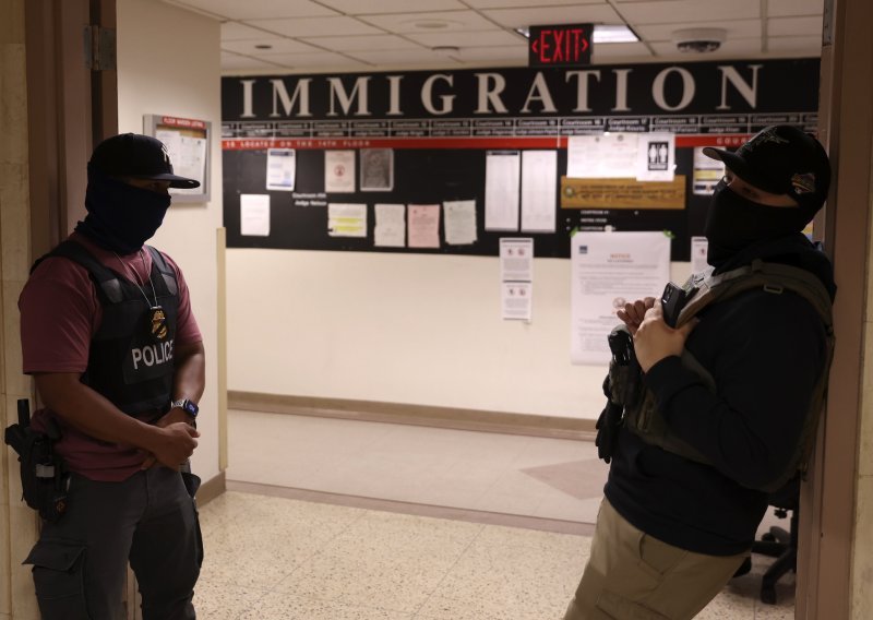 Sud 'na ruku' Trumpu: Ukinuta zaštita od deportacije za više od 60.000 imigranata
