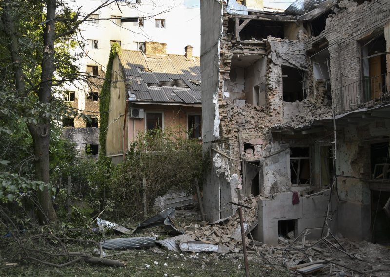 U ruskim napadima ubijeno 22 ljudi uoči ukrajinskog prekida vatre