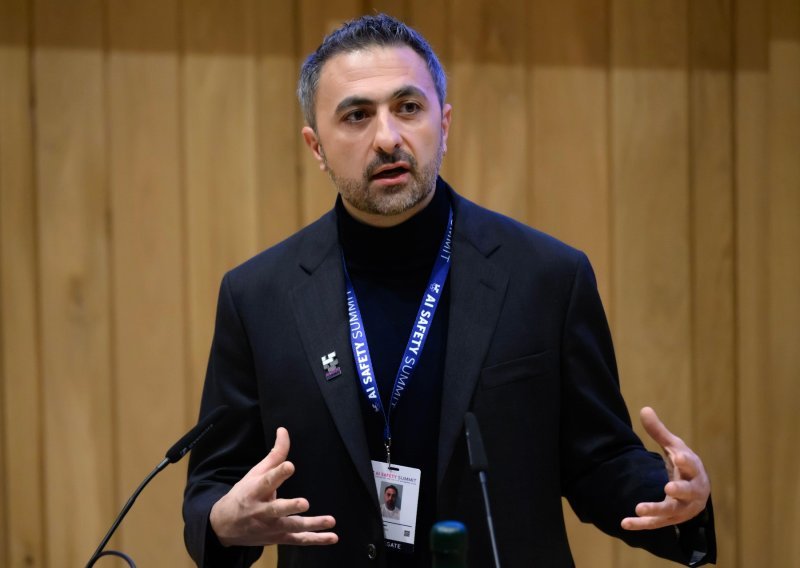 Umjetna inteligencija može se činiti svjesnom i suosjećajnom. To je problem