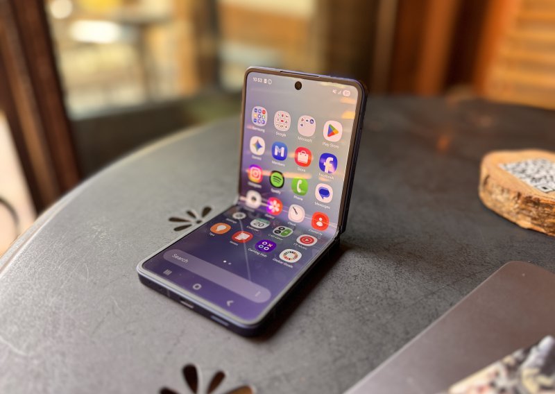 Samsung Galaxy Z Flip7 na testu: Manji, elegantniji, korisniji