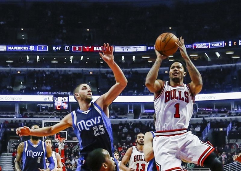 Chicago Bullsi će umiroviti dres s brojem 1 u čast Derricka Rosea