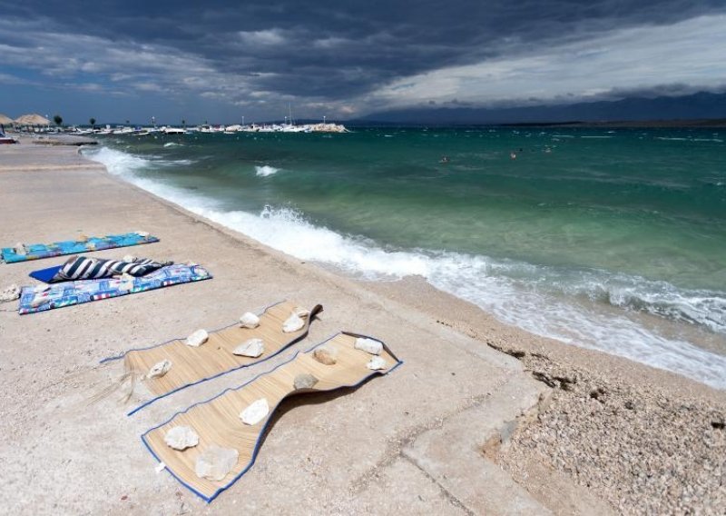 Tko ostavi ručnik da mu čuva mjesto na plaži plaća 30 eura