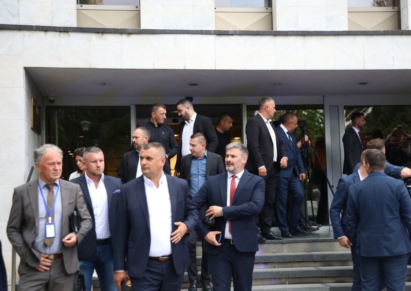 Zbog dojave o bombi odgođena važna sjednica parlamenta Republike Srpske