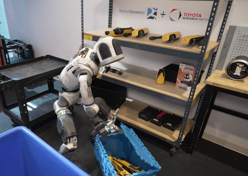 Robot pokretan umjetnom inteligencijom postiže ključni korak prema humanoidima opće namjene