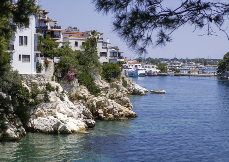 Zeleni biser Egejskog mora: Grčki otok kao odličan izbor za jesenski odmor