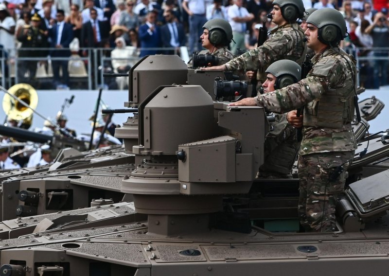 Europi nedostaje 300.000 vojnika: U ovoj zemlji sve više mladih oblači vojne uniforme