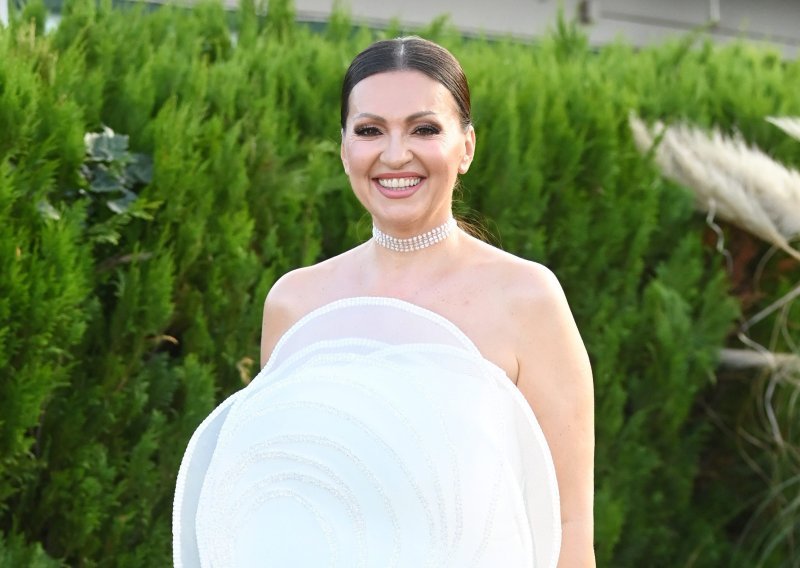 Nina Badrić izgleda sjajno, a ove sandale su pun pogodak